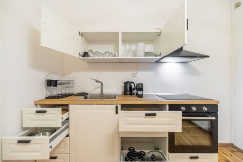 Hochwertige Wohnung Schönhauser Allee 69 - Perfekt für temporäres Wohnen in Berlin